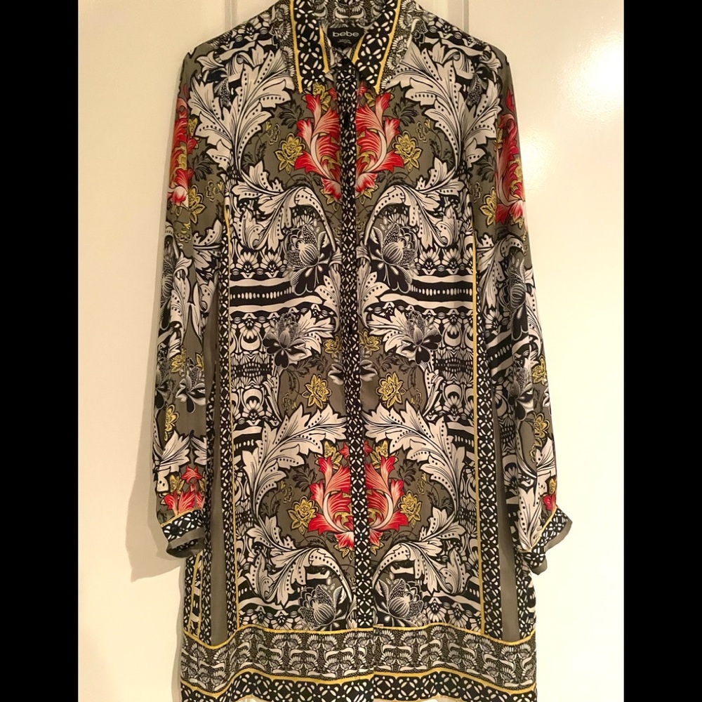 Bebe silky printed shift dress .